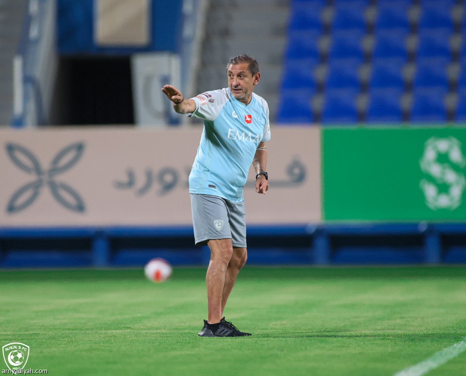 الهلال.. جاهزية كويلار.. وجانج يكتفي باللياقة