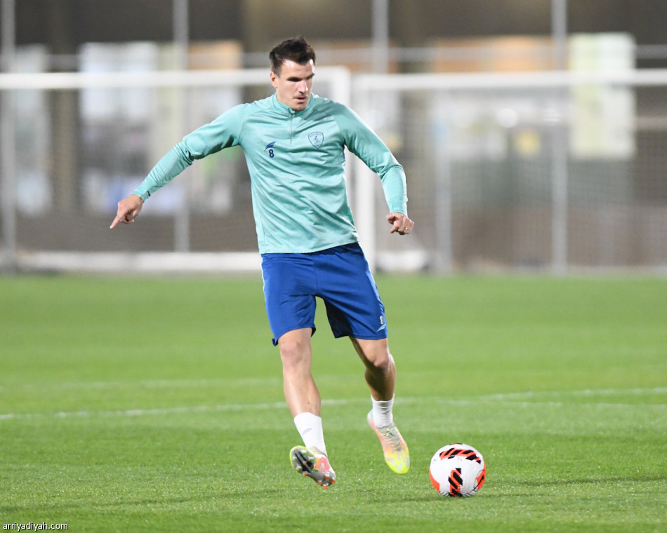 باتنا وكوفال يغيبان عن تدريبات الفتح