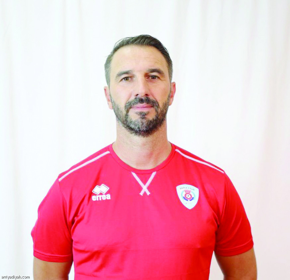 الخليج يفاضل 
بين إيمانويل وسيفيلا