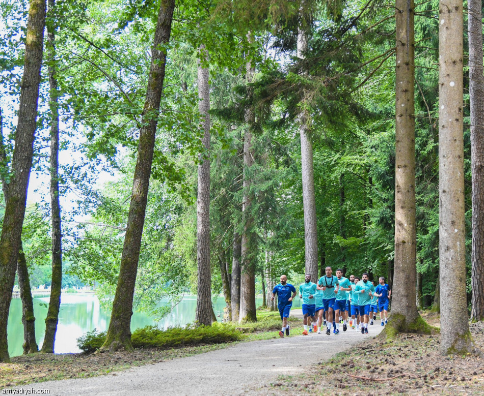 الفتح.. دونيس يكثف اللياقة في الغابات