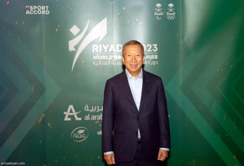 نادين.. 4 لغات..
وصحافة.. وتايكوندو