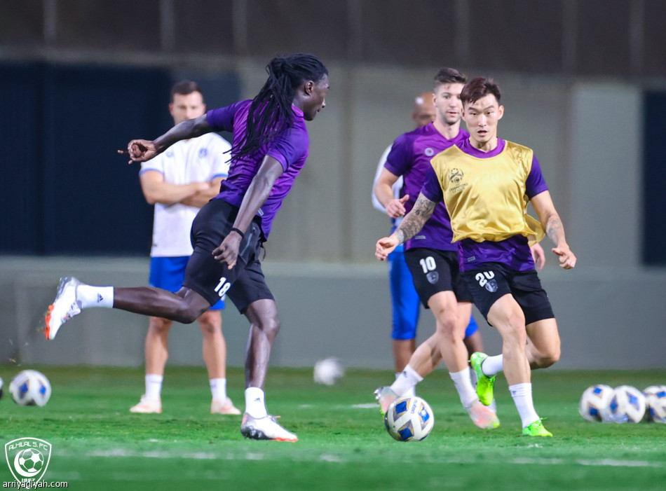 الهلال.. الرئيس والمدرب يجتمعان باللاعبين