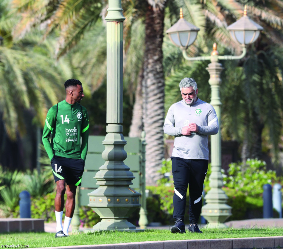 الأخضر.. لمسة وتسديد