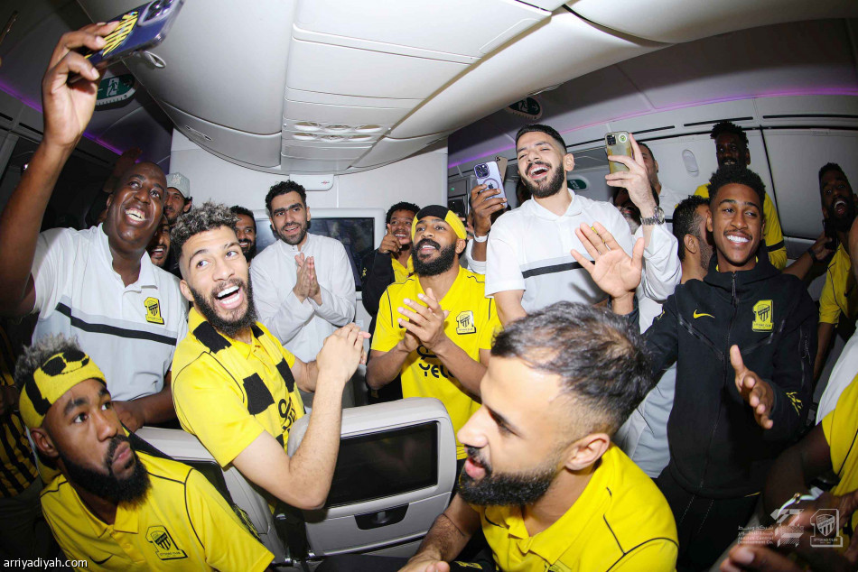 في الجو..
طرب وممر شرفي