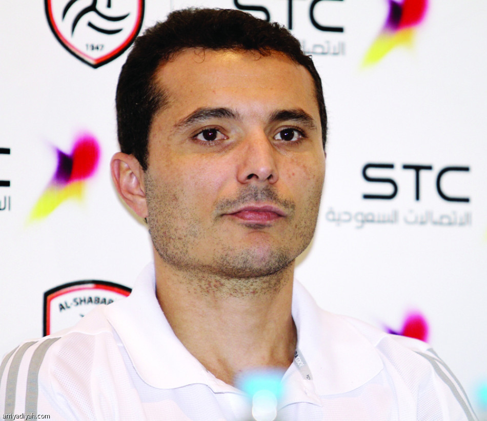 25 لاعبا.. 
تبادلوا القميصين الأزرق والأبيض