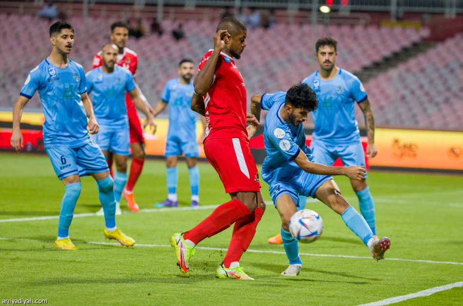 الوحدة يضاعف معاناة الباطن بثنائية