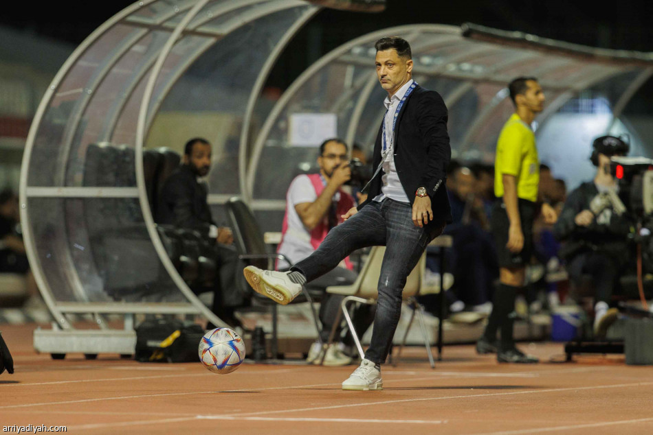 الطائي يخطف نقاط أبها بلدغة سعيود