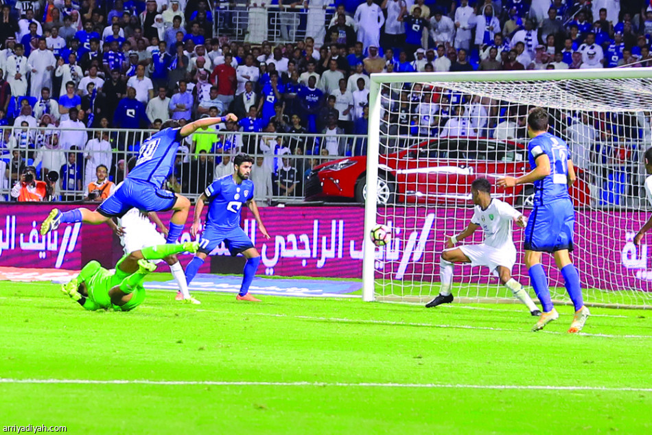 10 محطات قادت الهلال إلى الدوري