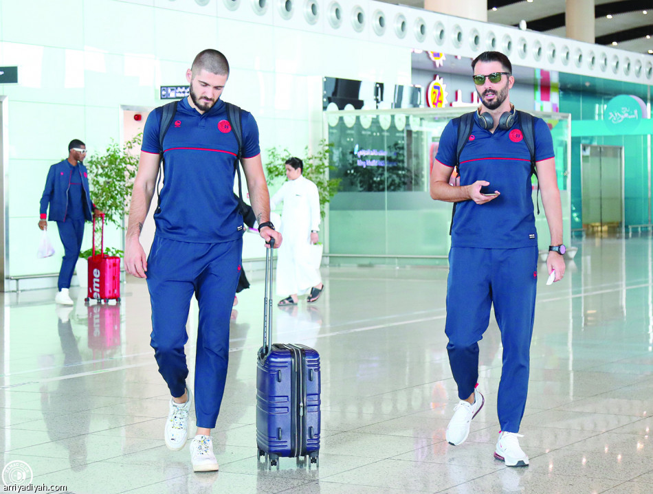 تاليسكا   
يغير النصر