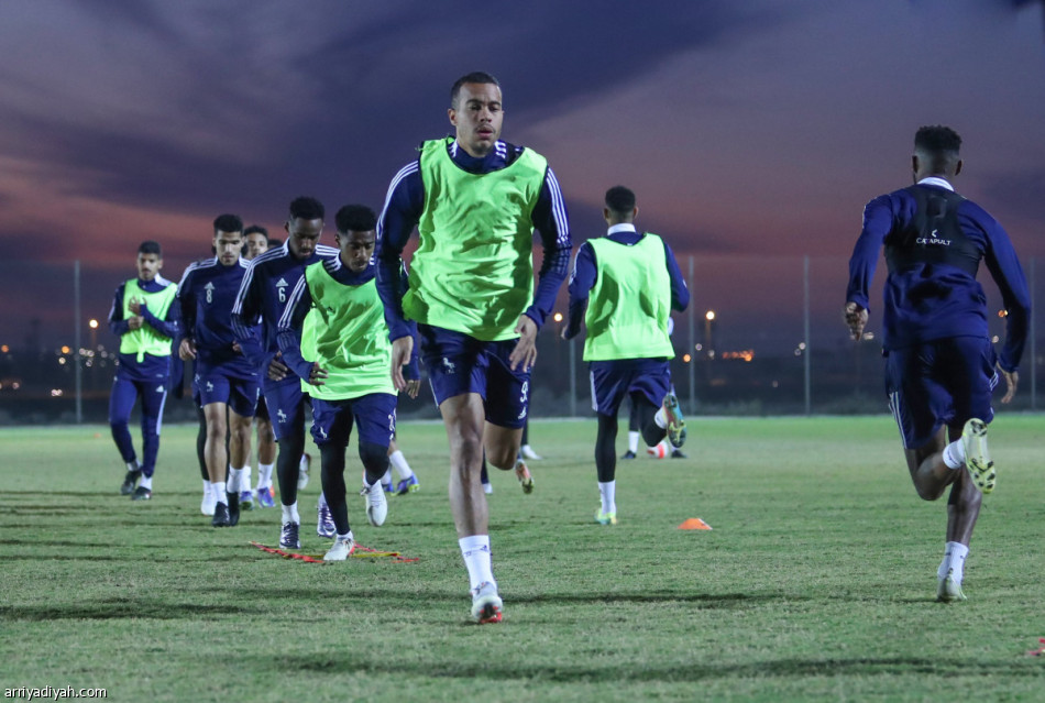 فلادان يجهز الاتفاق بـ«الرأس واليد»