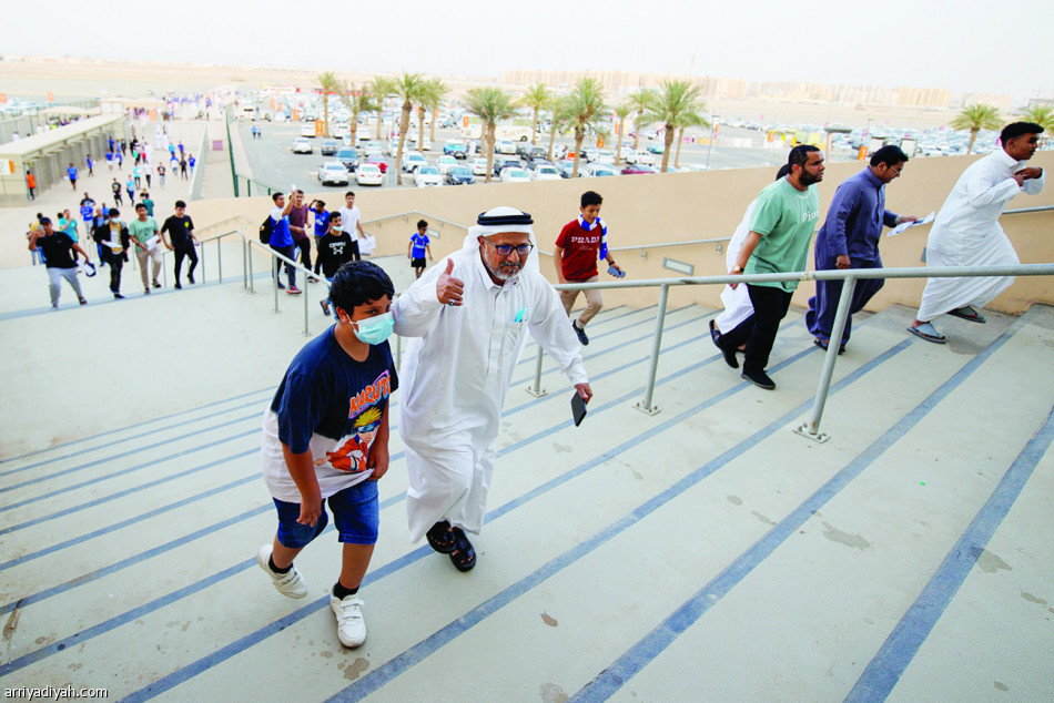 مشجعو المدن يفتحون
بوابات «الجوهرة» مبكرا