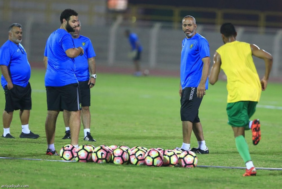 الخليج يواصل إعداده للاهلي بتدريب تكتيكي .. وإصابة المحمد غير مقلقة