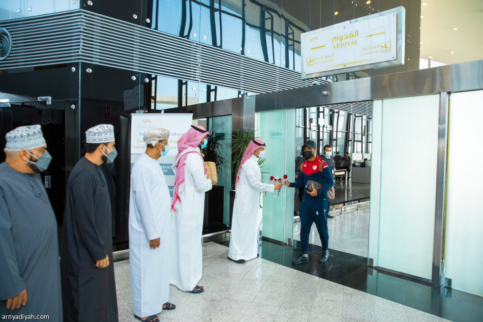 عمان يصل جدة لمواجهة الأخضر