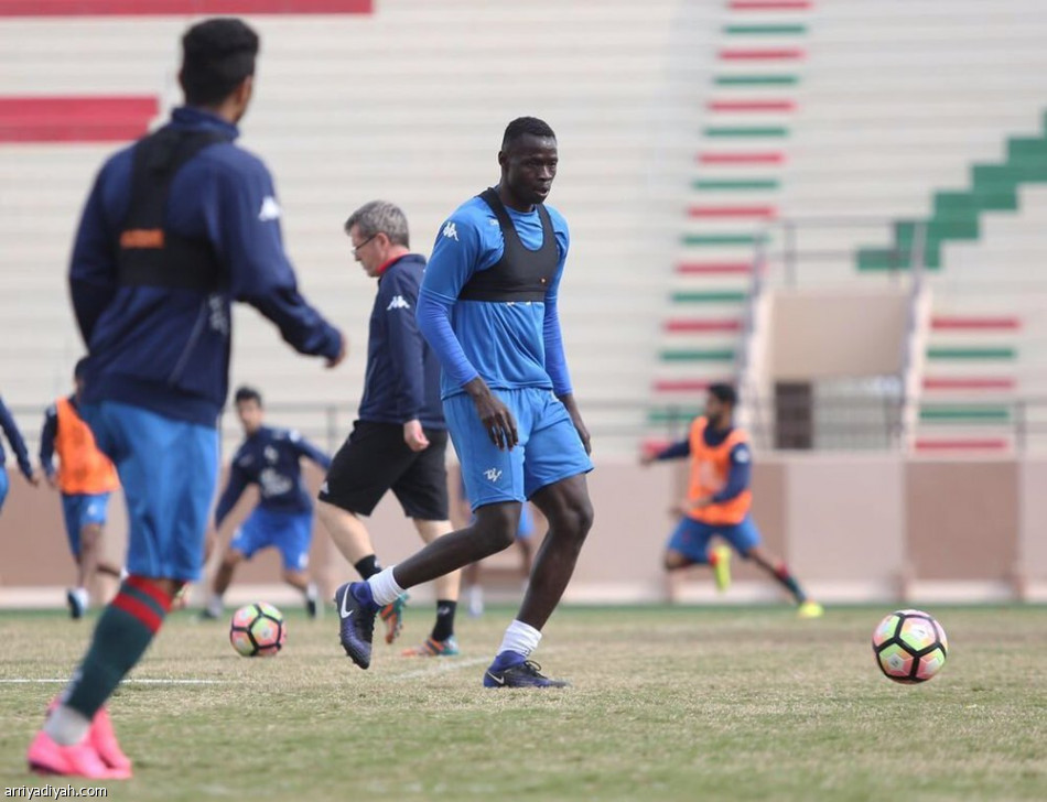 الاتفاقيون يسارعون الزمن لتسجيل كاليخون قبل الهلال