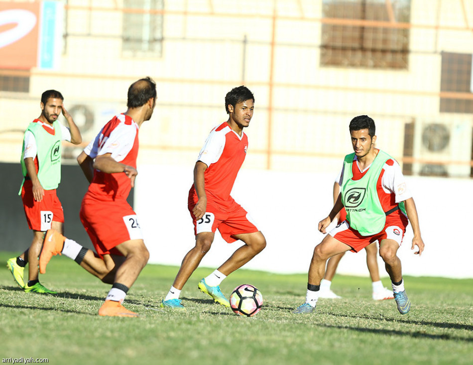 الرائد يغادر للرياض لمواجهة النصر