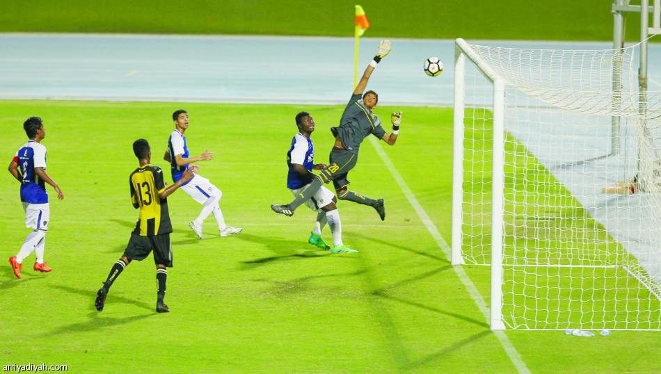 الأهلي والهلال إلى نهائي الناشئين