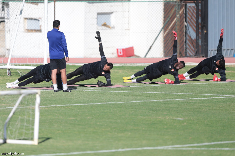 رئيس ضمك يطالب اللاعبين بالتركيز