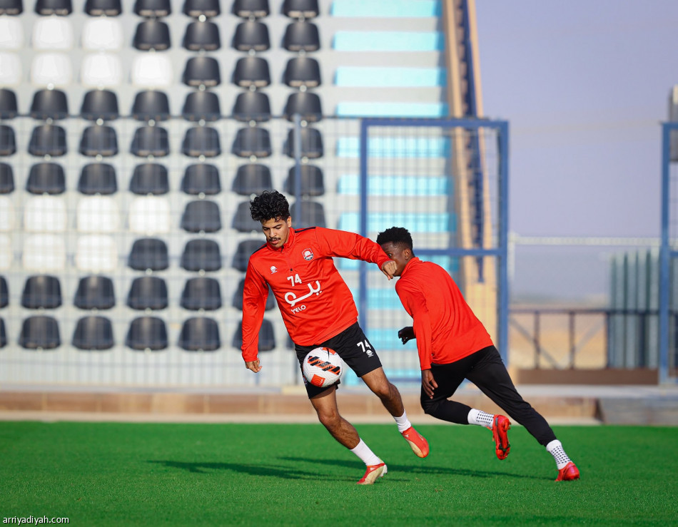 الرائد يستعيد الشهري قبل الاتحاد