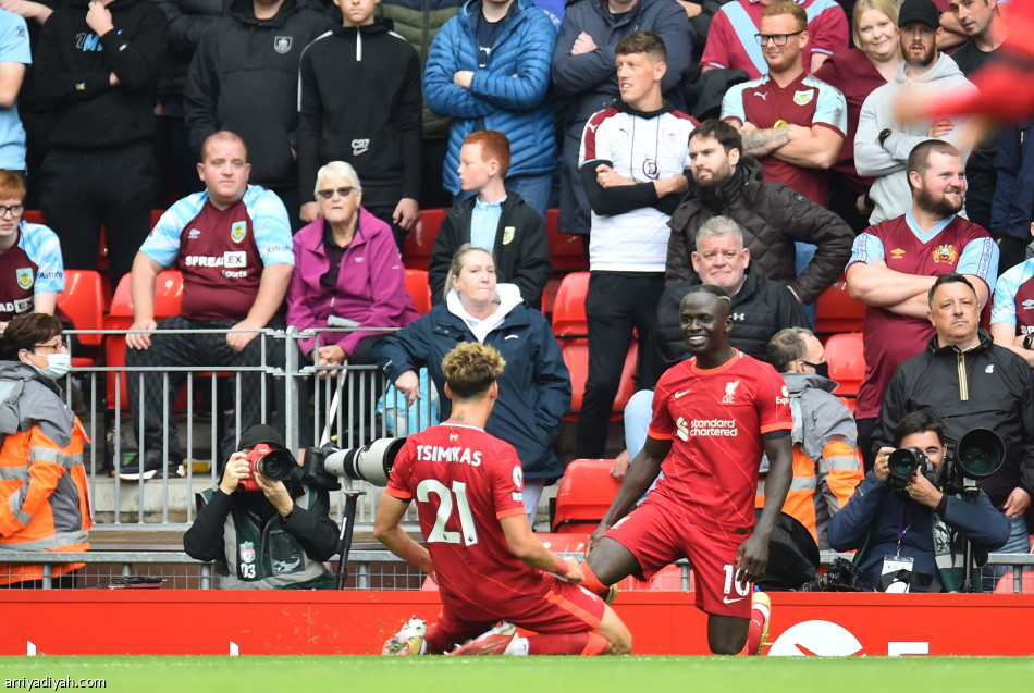 ليفربول ينفرد بصدارة الدوري الإنجليزي