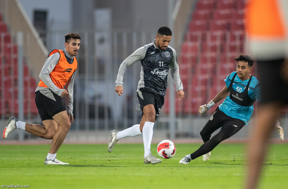 شاموسكا يستعد لتجريبية المحرق بالعرضيات