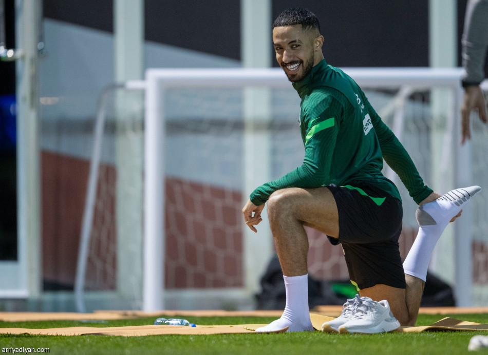 الأخضر ينطلق في أبو ظبي