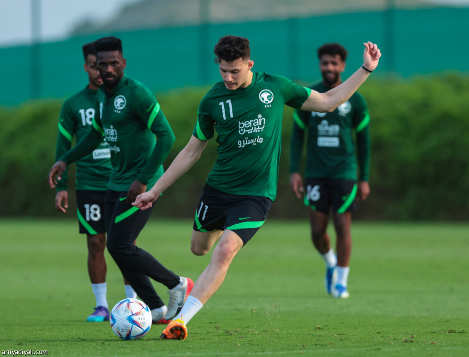 الأخضر.. العبود يدخل «الجماعية»