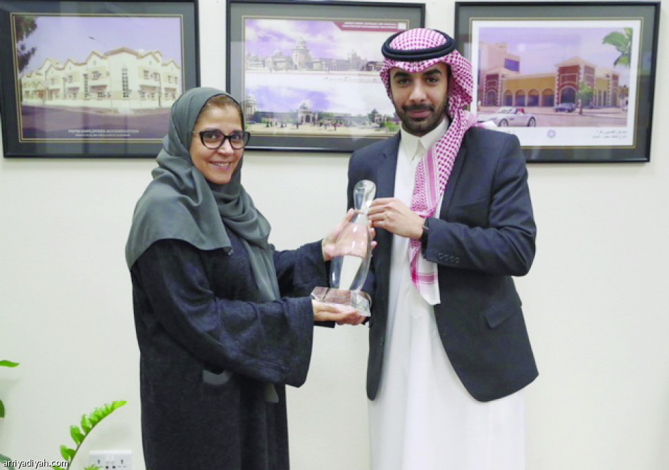 الدليجان وعلامة يتصدران أساتذة البولينج