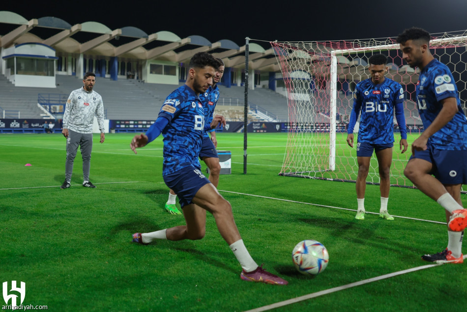 الهلال يعود بمناورة فنية