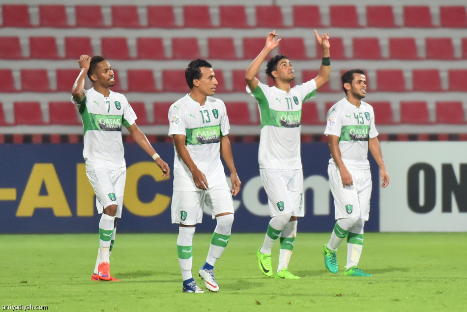 الأهلي ينقذ موسمه بالتأهل إلى ربع النهائي الآسيوي
