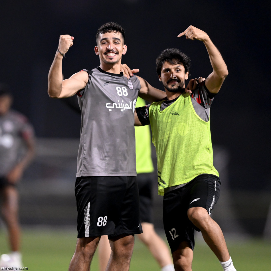 الشباب يختبر لاعبيه أمام الجزيرة