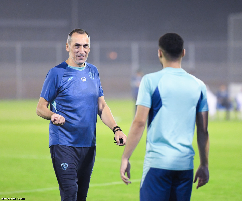 دونيس يرسم خطة الخليج