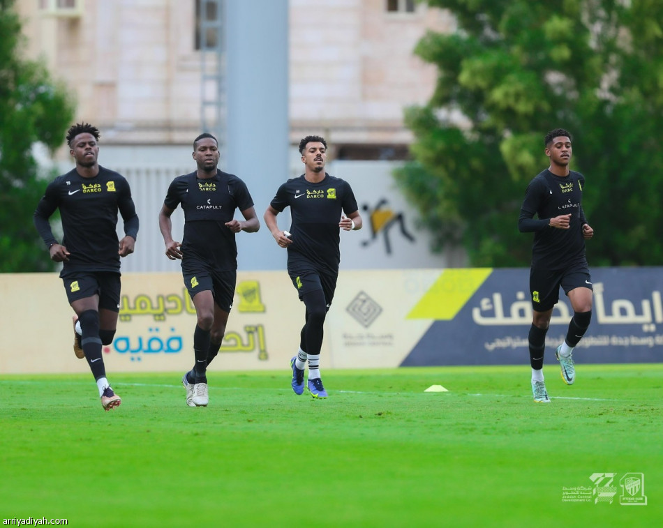 كورنادو وشراحيلي ينعشان الاتحاد