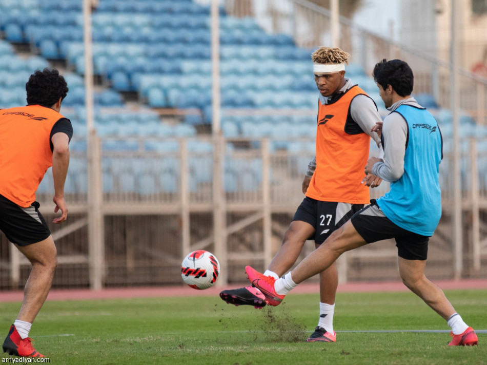 الشباب يتدرب 120 دقيقة