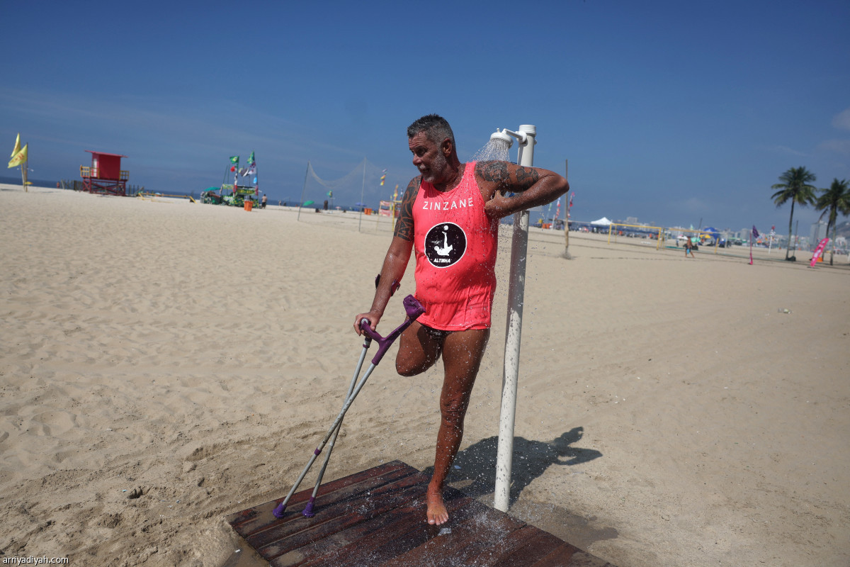 كرة قدم بساق واحدة