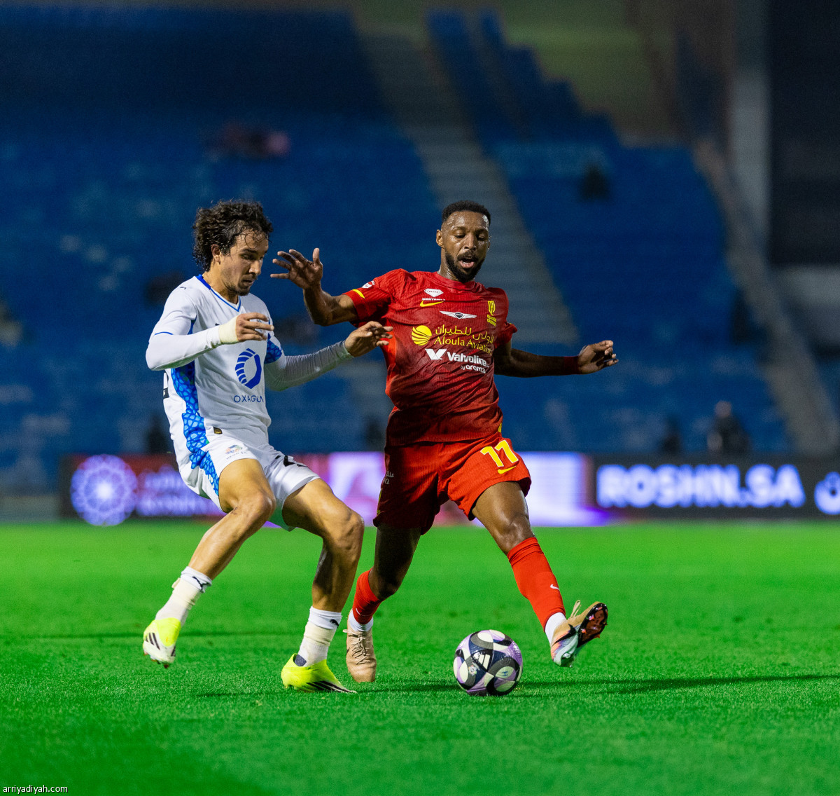 القادسية يخطف