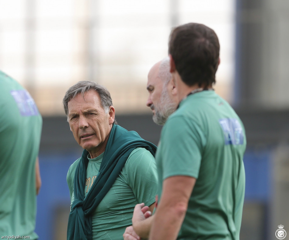 النصر يتأهب للاتفاق بمناورة