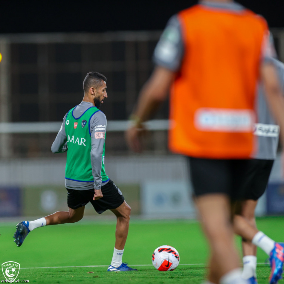 الهلال يستعيد الثلاثي قبل الفتح