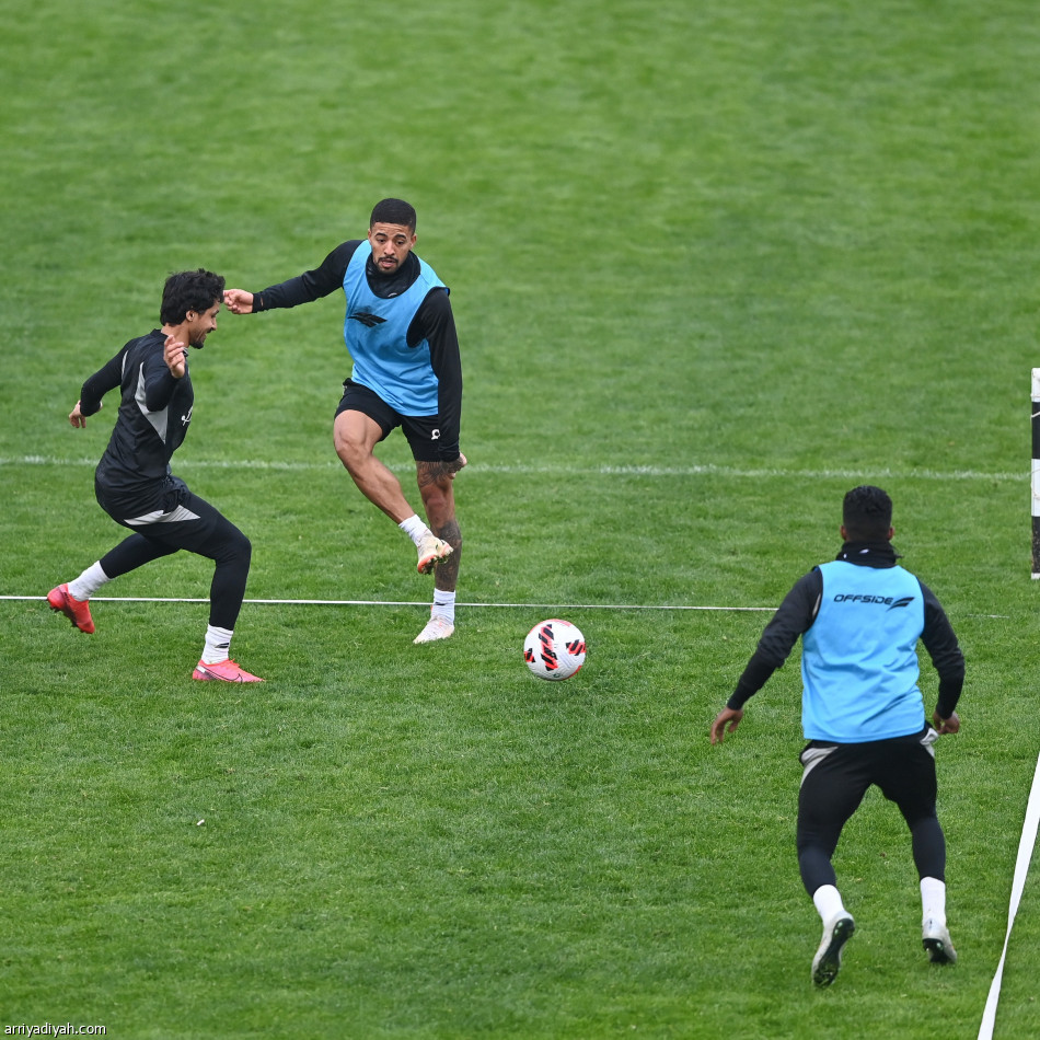 الشباب يخسر العمار قبل الأهلي وشاموسكا يجهز الهجوم