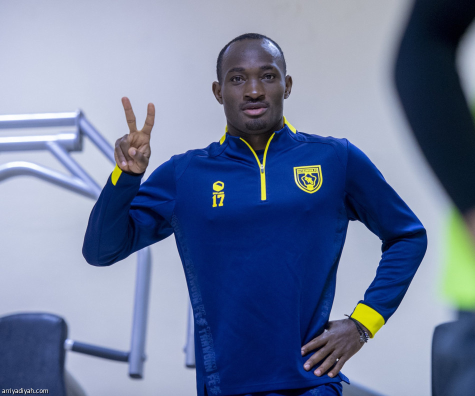 التعاون يفتح ملف الشباب