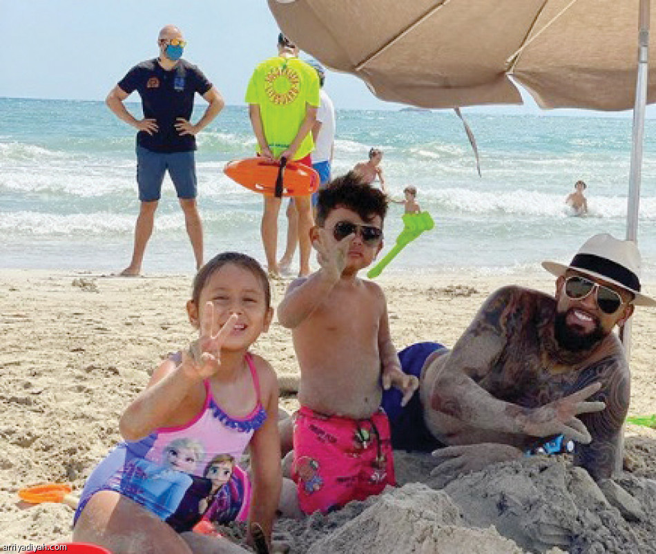 إنستجرام
يوثق عطلات النجوم