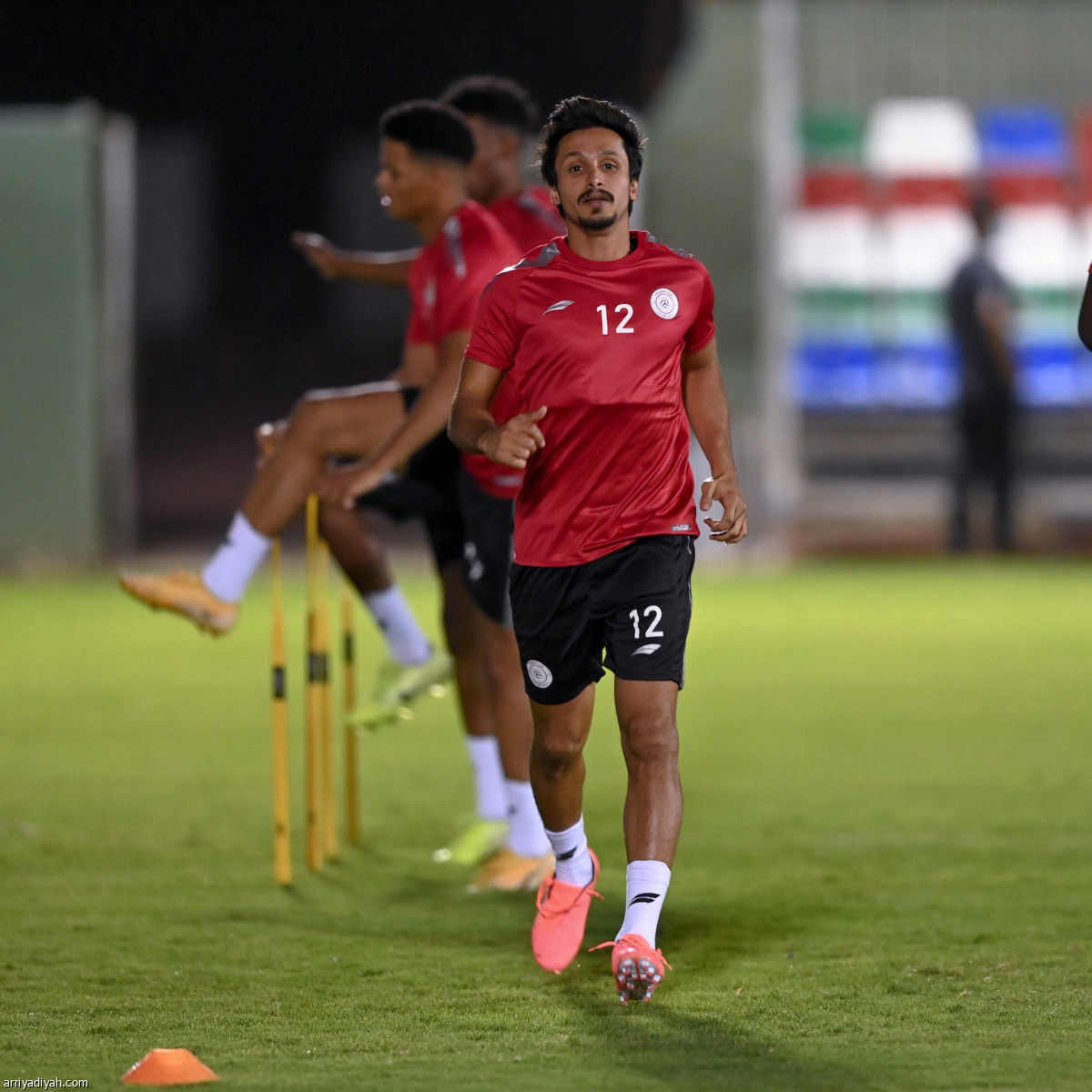 الشباب.. تأهب ومناورة