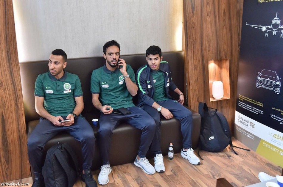 الأخضر يطير إلى لشبونة