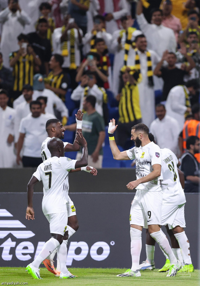 قبل الصفاقسي.. ساعة
تجهز بنزيما ورفاقه