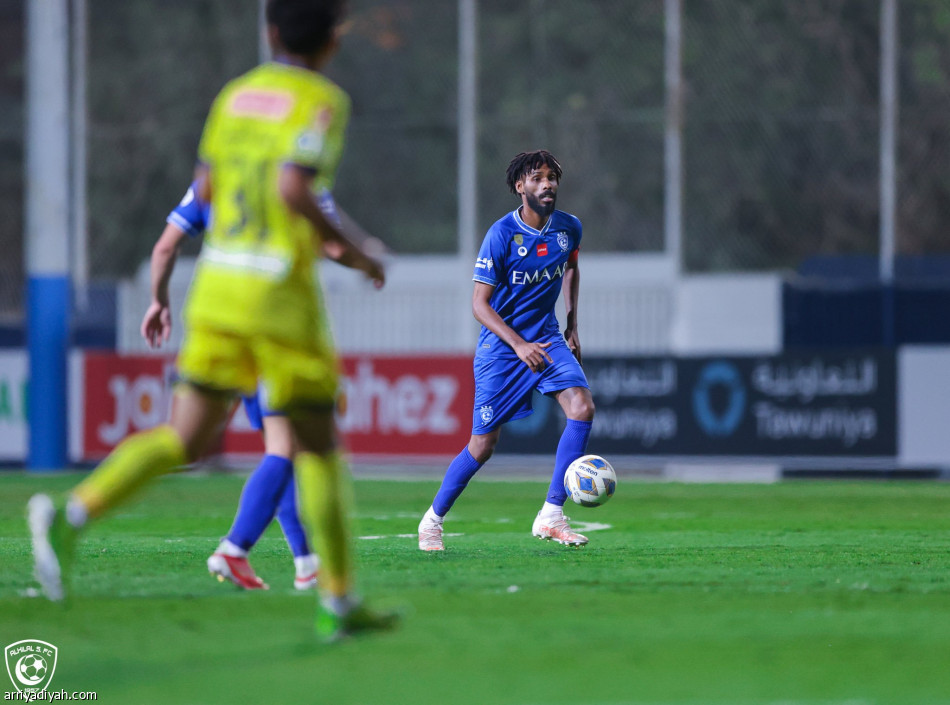 بثلاثية.. الهلال يكسب اختبار التعاون
