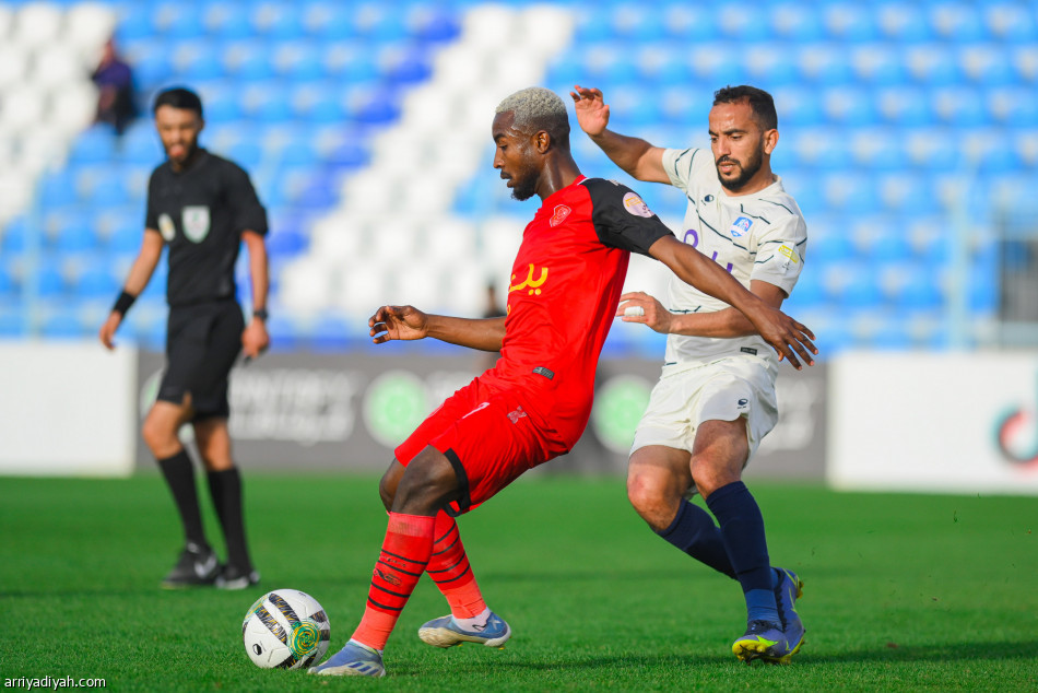 القيصومة والعين يتعثران بتعادل سلبي