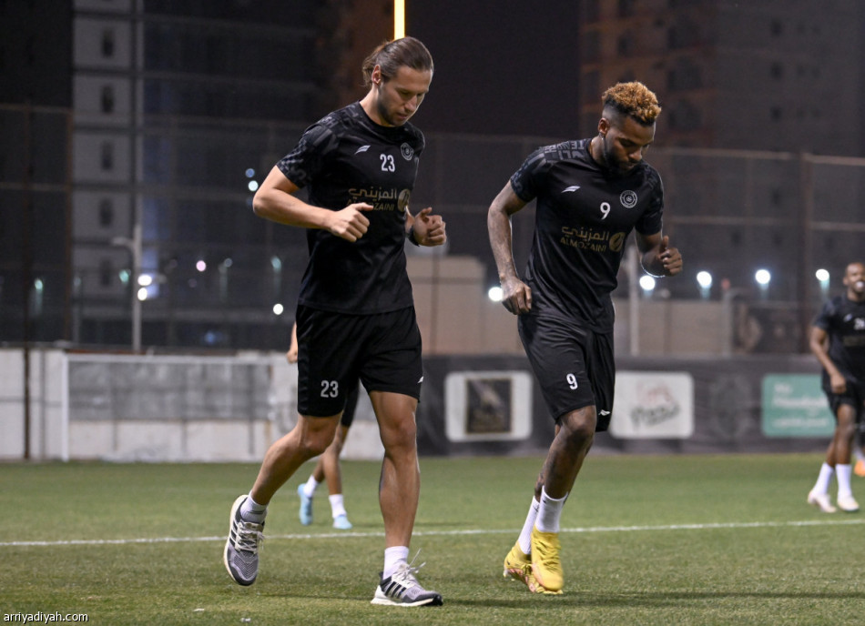 الشباب.. مورينو يقسم اللاعبين