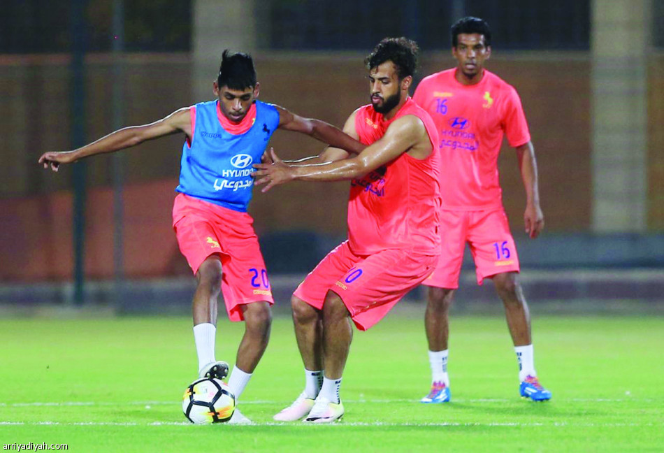 النصر يتسلح بـ5.. والاتفاق يهاجم