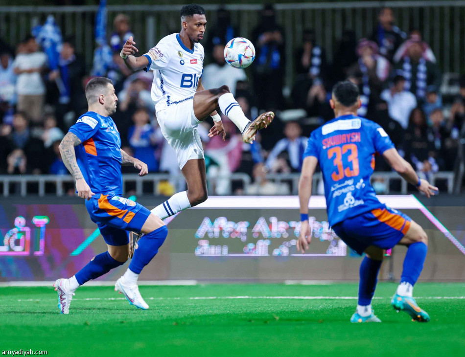 الهلال.. 
الثنائية تتجدد