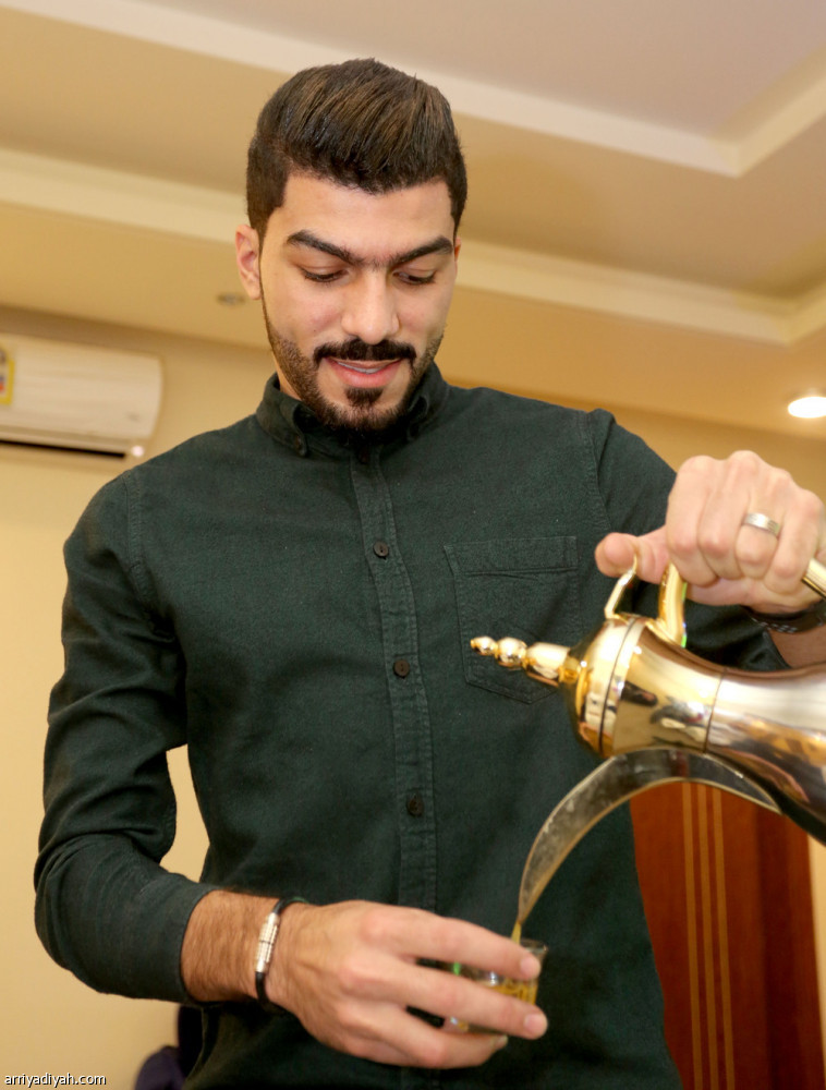 الأهلاويون كسروا زجاج سيارتي