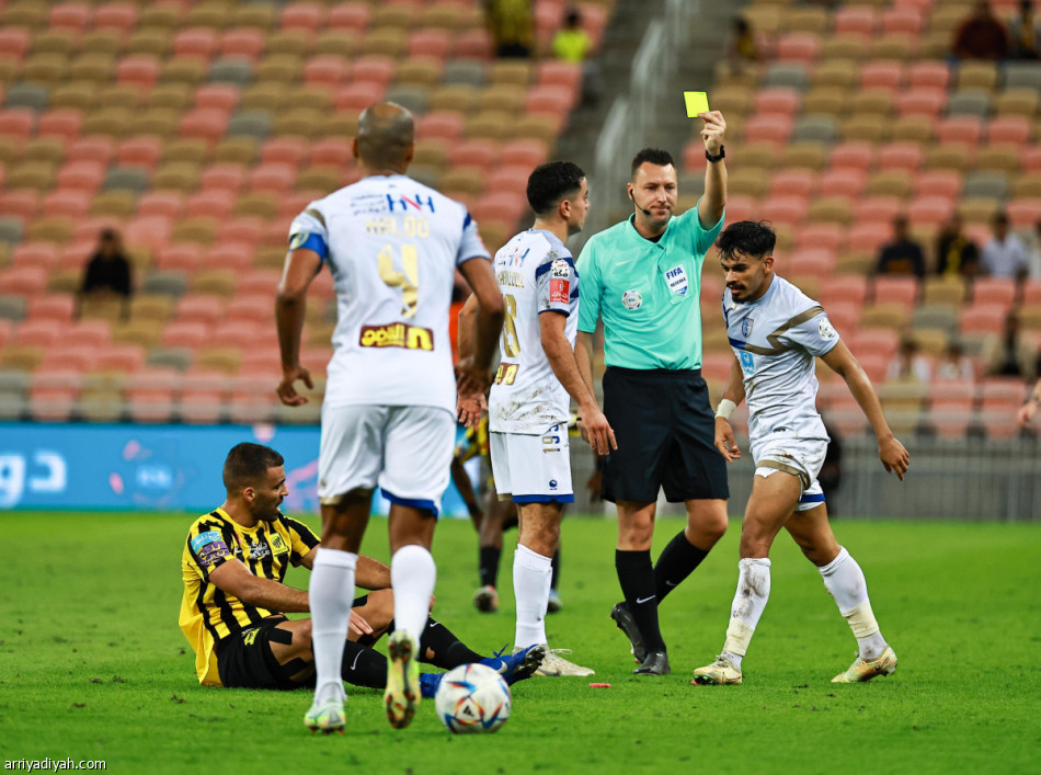 الاتحاد يقسو على التعاون بثلاثية